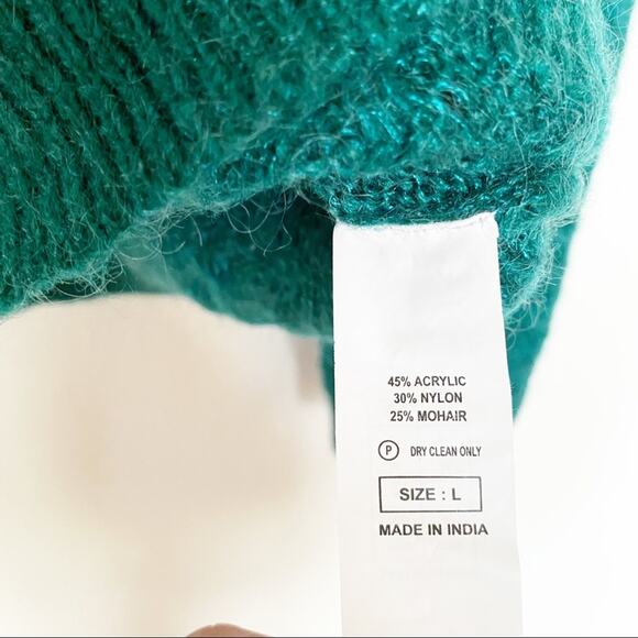 Benetton Green V-Neck Braid Cable Pattern Sweater Size Large - Picture 7 of 9
